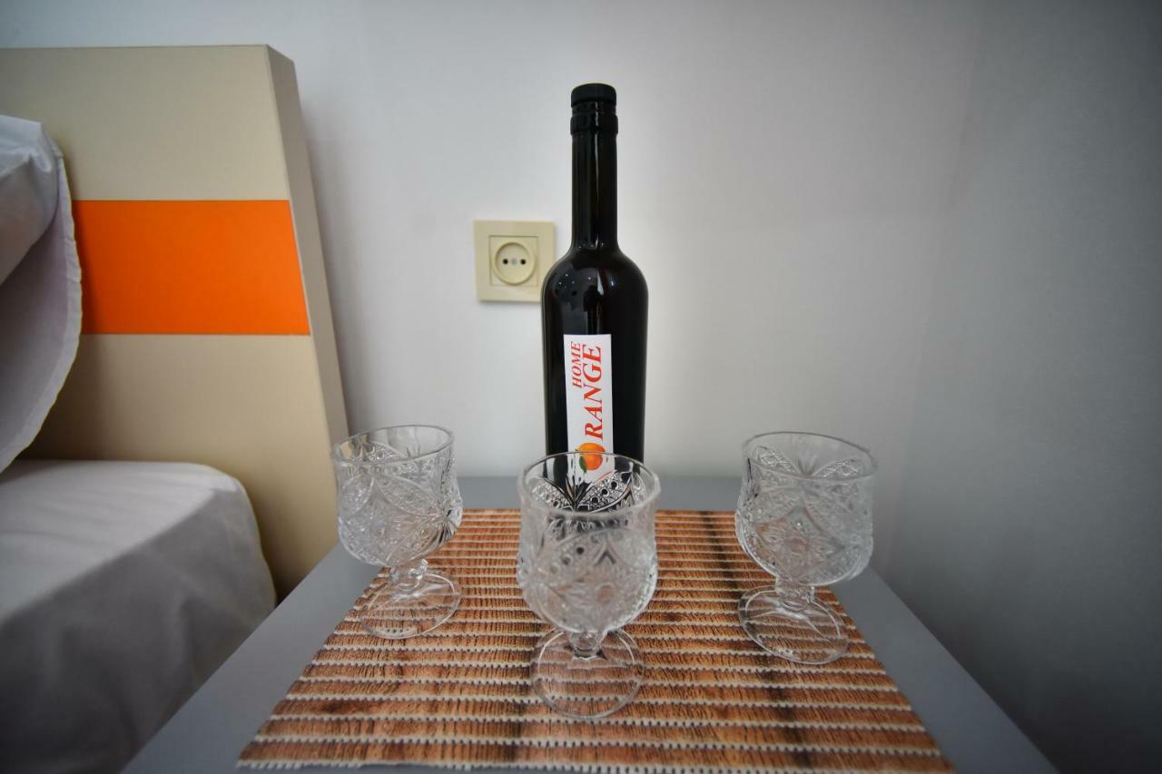 Orange Home Hotel Batoemi Buitenkant foto