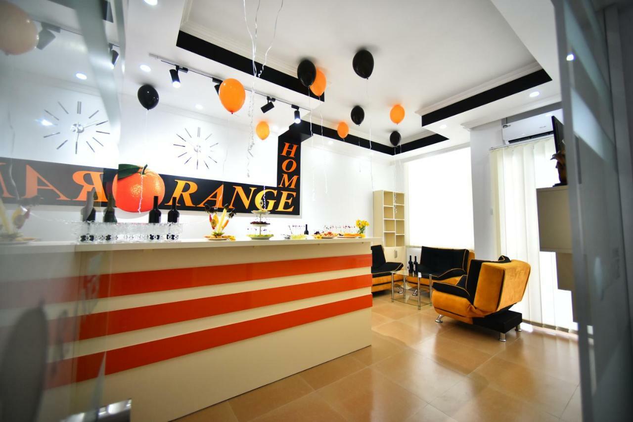 Orange Home Hotel Batoemi Buitenkant foto