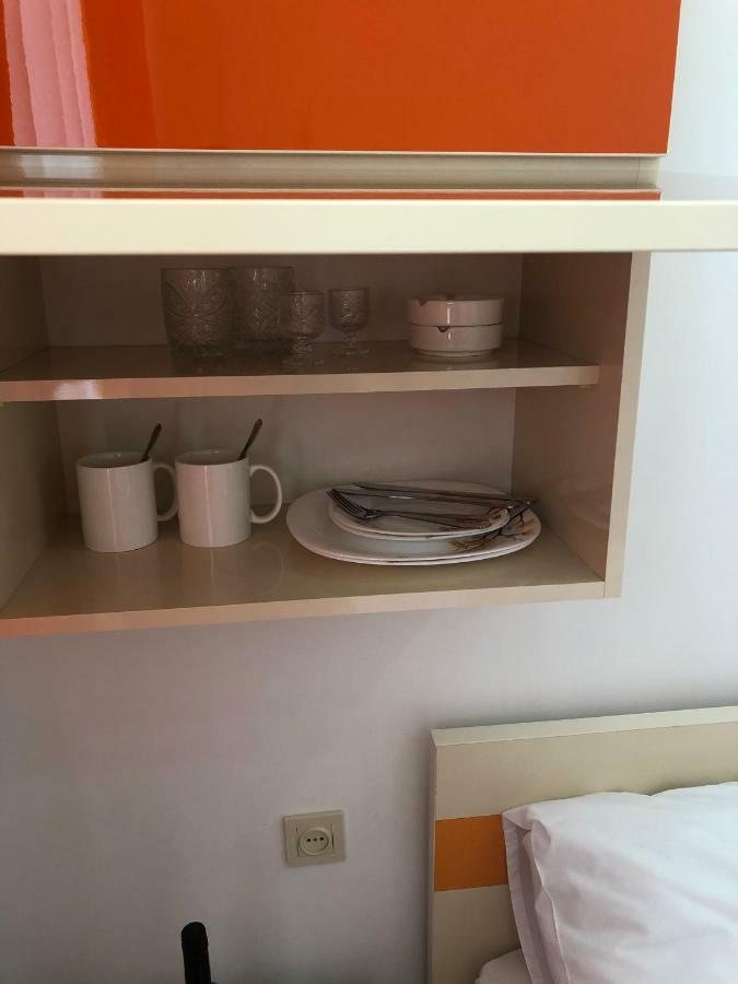 Orange Home Hotel Batoemi Buitenkant foto